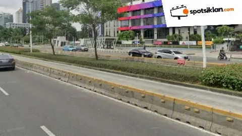 Videotron 10 × 58 m di Jl. Jenderal Sudirman (Depan Kantor Bursa Efek Indonesia), Jakarta Selatan, DKI Jakarta