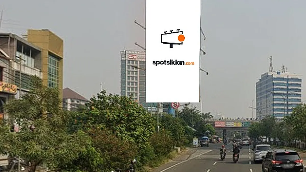 Billboard 16 × 8 m di Jl. Boulevard Bar. Raya (Arah Mal Kelapa Gading Menuju Sunter / Mall Of Indonesia), Jakarta Utara, DKI Jakarta