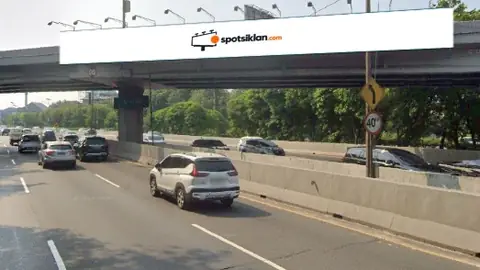 Billboard 2 × 25 m di Jl. Tol Sedyatmo KM.20+500A (Menuju Airport, Tol Lingkar Luar Gate Tol Kamal, PIK 2, Pluit), Jakarta Utara, DKI Jakarta