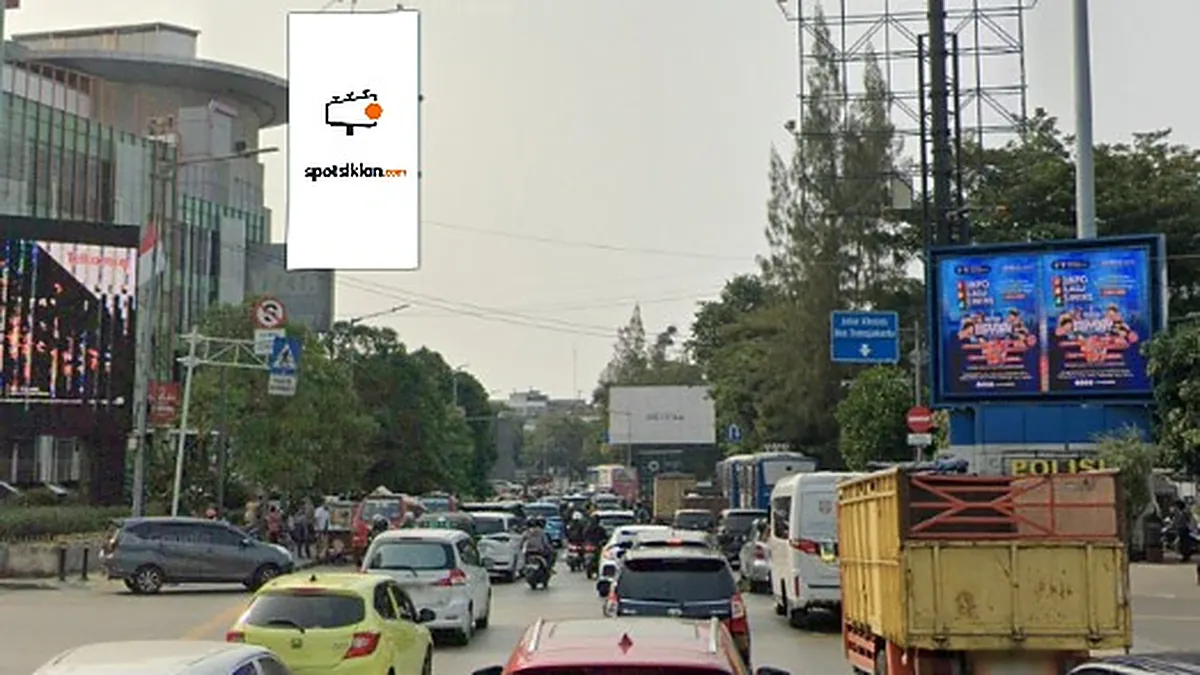 Billboard 6 × 12 m di Jl. Pluit Raya (Area Emporium Pluit Mall), Jakarta Utara, DKI Jakarta