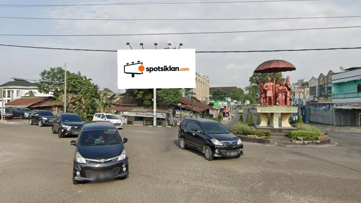 Billboard 5 × 10 m di Jl. MH. Thamrin, Makalam, Jambi