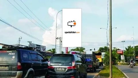 Billboard 5 × 10 m di Jl. Lintas Timur Sumatera (Menuju Kota Baru, Perempatan Terminal Pa), Jambi