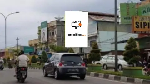 Baliho 6 × 4 m di Jl. Kapt. Patimura (depan MM Win, Arah Simp Rimbo), Jambi
