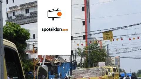 Billboard 6 × 12 m di Jl. Gn. Sahari (Menuju Fashion Hotel), Jakarta Pusat, DKI Jakarta