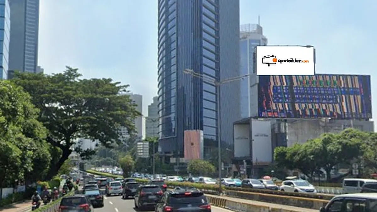 Billboard 18 × 9 m di Jl. Jend. Sudirman (Menuju Bundaran HI), Jakarta Pusat, DKI Jakarta