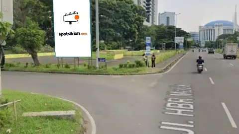 Baliho 4 × 6 m di Jl. HBR Motik (Depan RS Hermina & Hotel Aston Kemayoran), Jakarta Pusat, DKI Jakarta