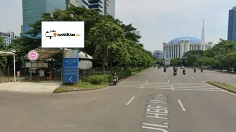 Baliho 2,92 × 4,9 m di Jl. HBR Motik (Depan RS Hermina & Hotel Aston Kemayoran), Jakarta Pusat, DKI Jakarta