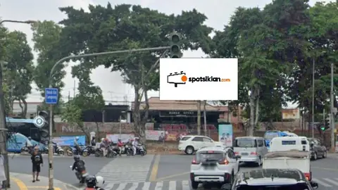 Billboard 8 × 4 m di Jl. Raya Bogor (Dekat Lampu Merah Hek), Jakarta Timur, DKI Jakarta