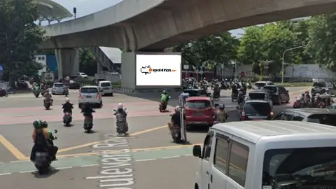Videotron 4 × 6 m di Jl. Perintis Kemerdekaan (Perempatan Perintis Pulomas), Jakarta Timur, DKI Jakarta