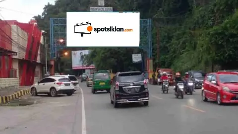 Bando Jalan 6 × 12 m di Numbai (Depan Restoran b One Jayapura), Papua