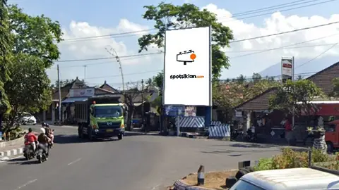 Baliho 6 × 4 m di Jl. A. Yani/Basri (Area Patung Salak), Karang Asem, Bali