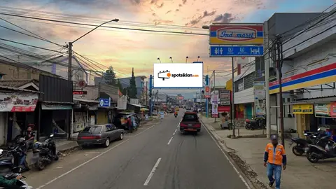 Bando Jalan 5 × 10 m di Jl. Raya Lembang (Dekat Alun-alun Lembang), Kab. Bandung Barat, Jawa Barat