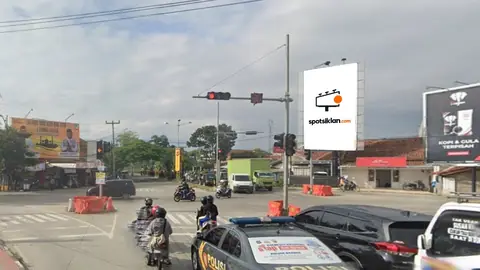 Billboard 5 × 10 m di Simpang Jl. Soreang Bandung - Jl. Gading Tutuka, Kab. Bandung, Jawa Barat
