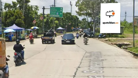 Baliho 4 × 6 m di Jl. Jalak Harupat (Depan Stadion Si Jalak Harupat), Kabupaten Bandung, Jawa Barat