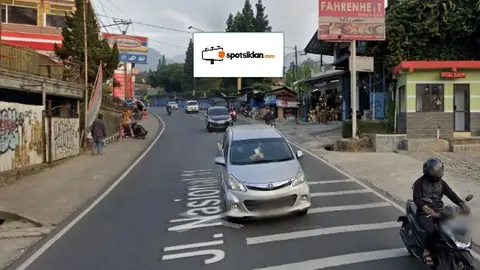 Billboard 6 × 12 m di Jl. Raya Puncak (Depan Pom Bensin Tugu, Arah Puncak), Kabupaten Bogor, Jawa Barat