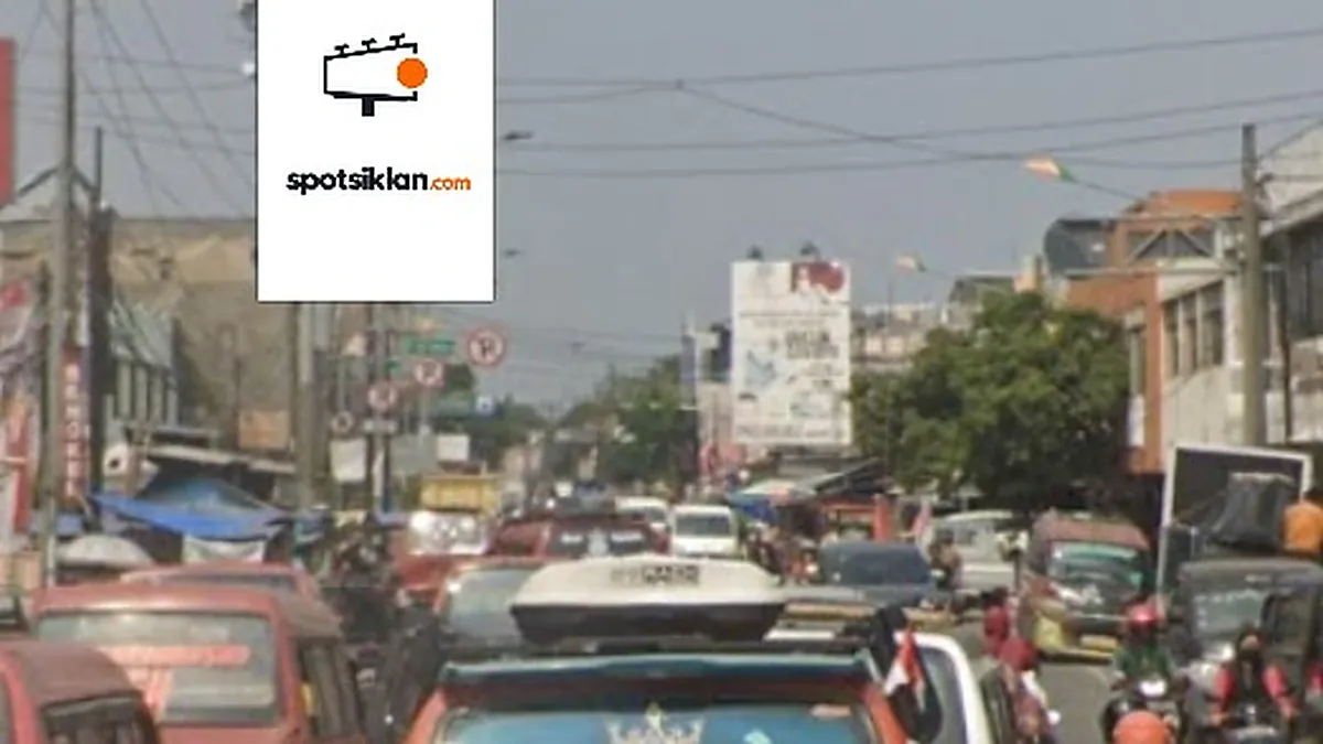 Baliho 4 × 6 m di Jl. Yos Sudarso (Dari Arah Stasiun Cikarang), Kabupaten Bekasi, Jawa Barat