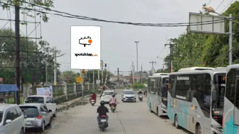 Baliho 4 × 6 m di Jl. Yos Sudarso (Dekat Stasiun Cikarang, Arah Lottemart Cikarang), Kabupaten Bekasi, Jawa Barat