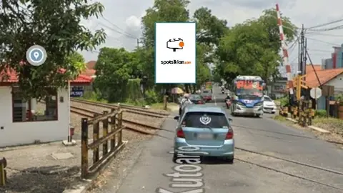 Baliho 4 × 6 m di Jl. Kutoarjo (Perlintasan Kereta Api Panjer), Kebumen, Jawa Tengah