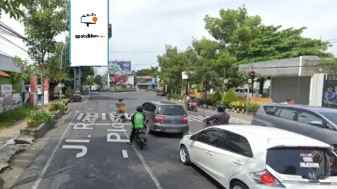 Billboard 10 × 5 m di Jl. Raya Soekarno Hatta (Area Pertigaan Tepus), Kabupaten Kediri, Jawa Timur