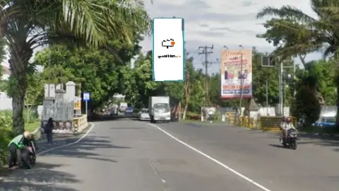 Billboard 8 × 4 m di Jl. Erlangga (Barat Simpang Lima Gumul), Kabupaten Kediri, Jawa Timur