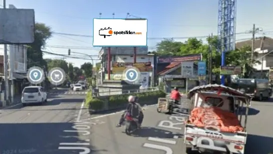 Billboard 8 × 4 m di Jl. Soekarno Hatta (Arah pandang dari Kediri menuju Pare Malang), Jawa Timur