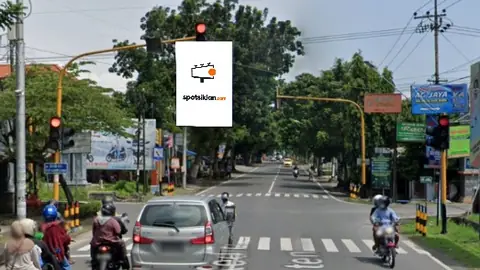 Baliho 6 × 4 m di Jl. Raya Kediri-Pare (Arah Tugu Bola Dunia Kediri) (unit 1), Jawa Timur