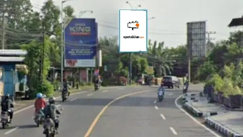 Baliho 6 × 4 m di Jl. Raya Gampengrejo (Selatan dari Kediri), Jawa Timur