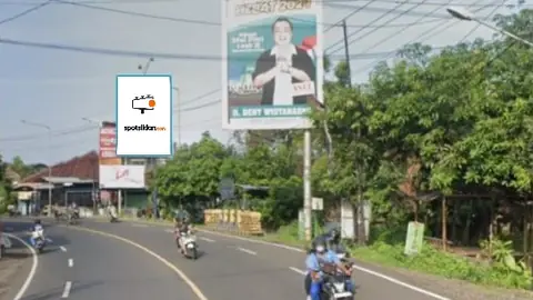 Baliho 6 × 4 m di Jl. Raya Gampengrejo (Utara dari Surabaya), Kabupaten Kediri, Jawa Timur