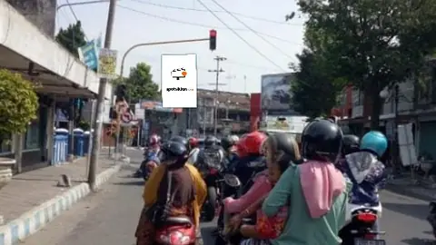 Baliho 4 × 6 m di Jl. Lawu (Perempatan Pasar Pare-Pare), Kabupaten Kediri, Jawa Timur