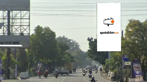 Billboard 10 × 5 m di Jl. Jend Sudirman (Arah Masjid Jami AL Athas PG Rendeng), Kudus, Jawa Tengah