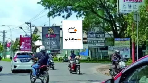 Baliho 6 × 4 m di Jl. Lkr Utara (Area Perempatan Panjang Kudus), Jawa Tengah