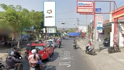 Billboard 8 × 4 m di Jl. Kilisuci (Area Perempatan Baruna), Kediri, Jawa Timur