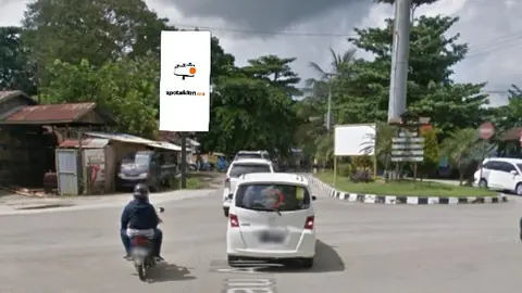 Billboard 10 × 5 m di Jl. Gunung Gendek (Dari Simp. Jl. Gunung Kombeng), Kutai Kartanegara, Kalimantan Timur