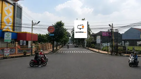 Billboard 4 × 6 m di Jl. Merbabu, dekat stadion Trikoyo, Klaten (View Dari Selatan), Jawa Tengah