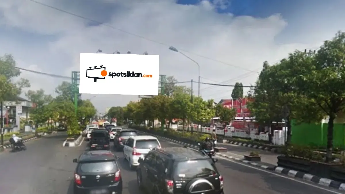 Bando Jalan 5 × 10 m di Jl. Pemuda dekat BNI 46 (View Dari Timur), Klaten, Jawa Tengah
