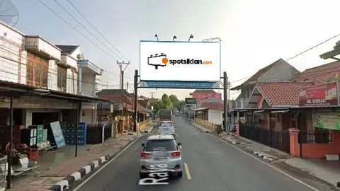 Bando Jalan 5 × 10 m di Jl. Raya Cilimus (Area Jembatan Cilimus), Kuningan (unit 1), Jawa Barat