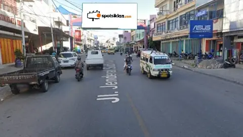 Bando Jalan 5 × 10 m di Jl. Jendral Sudirman (Arah Menuju Bank BTN KC Kupang), Nusa Tenggara Timur