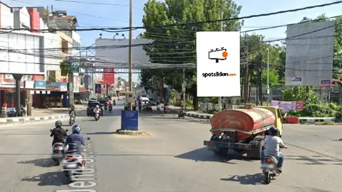 Baliho 6 × 4 m di Jl. Jend Soeharto (Menuju Cellular World Kupang), Nusa Tenggara Timur