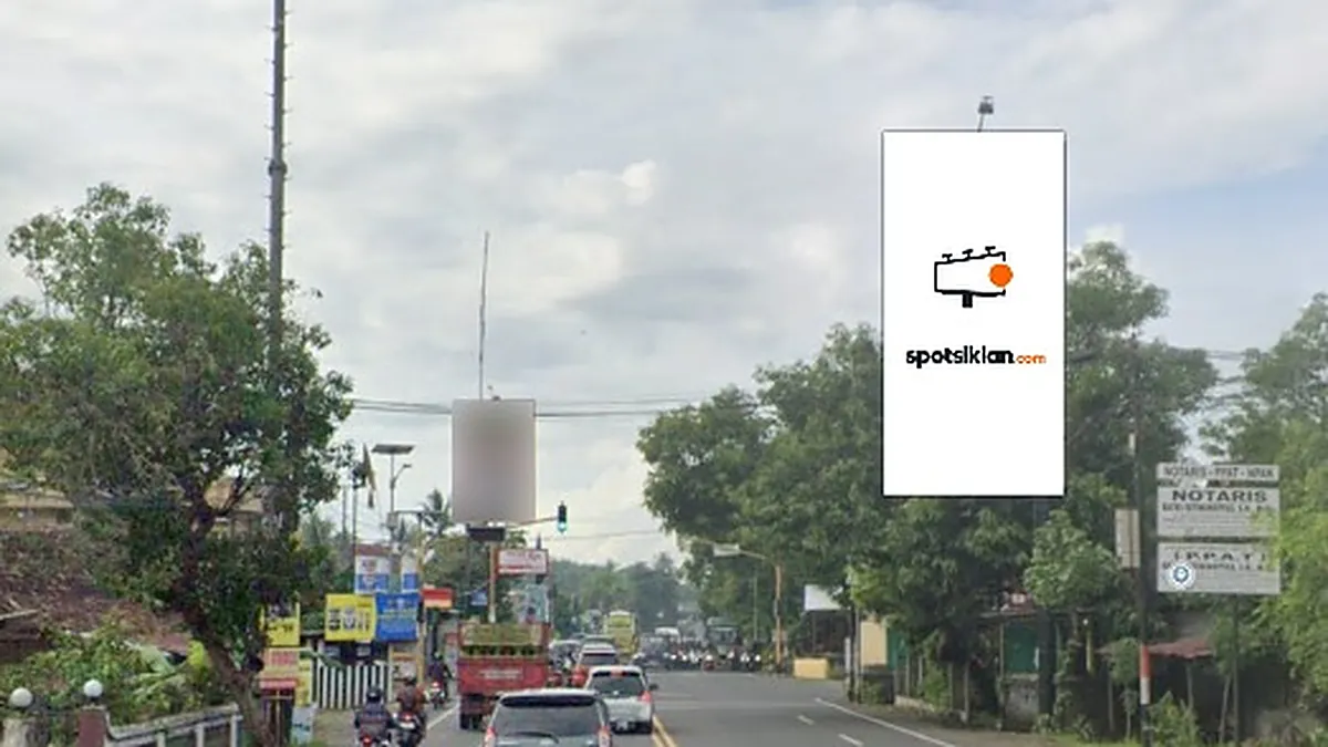 Billboard 8 × 4 m di Jl. Wates-Purworejo (Perempatan Ngelo), Kulon Progo, DI Yogyakarta