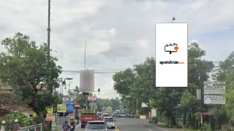 Billboard 8 × 4 m di Jl. Wates-Purworejo (Perempatan Ngelo), Kulon Progo, DI Yogyakarta
