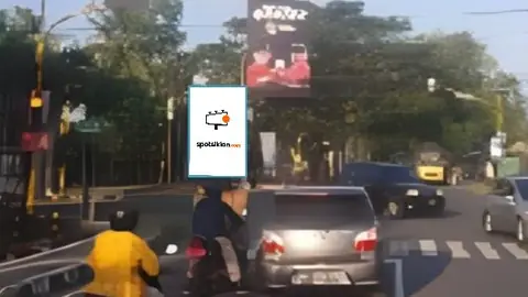 Baliho 5 × 3,25 m di Jl. Sanggrahan Kidul (Perempatan Nagung Kulon Progo), DI Yogyakarta