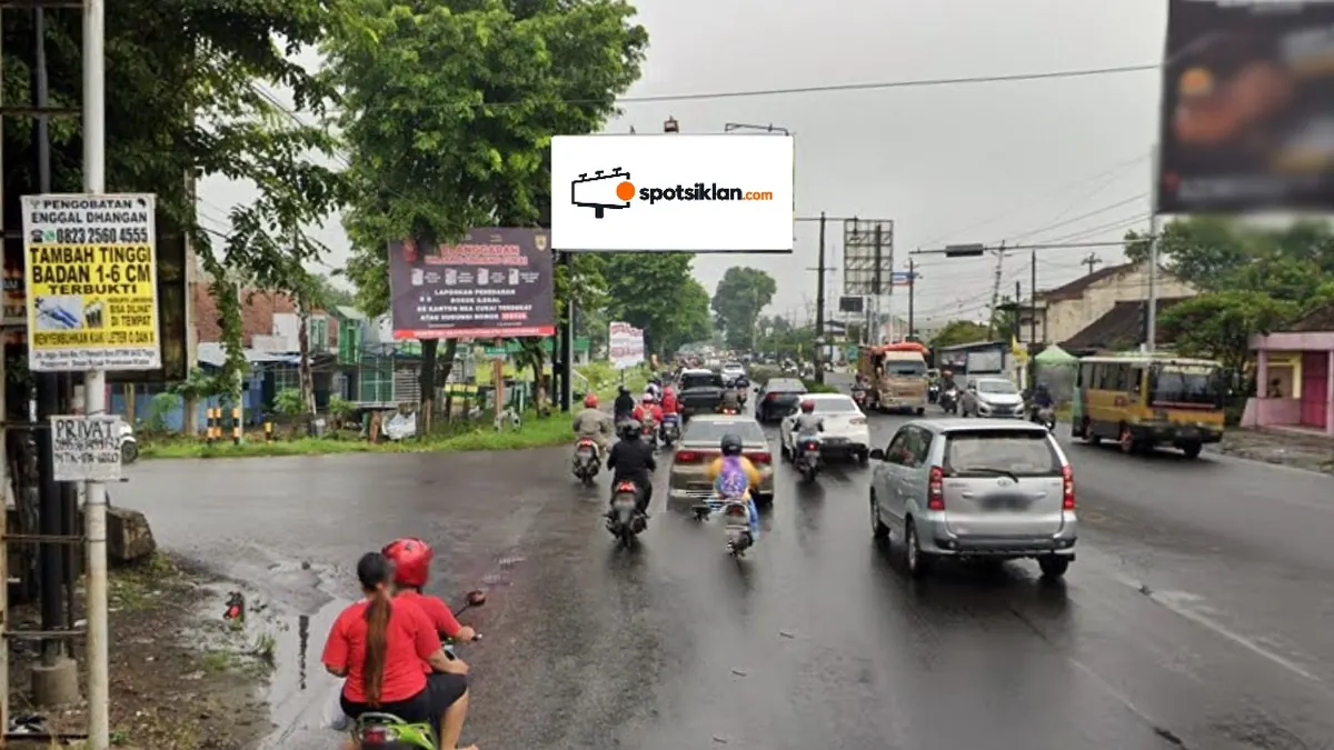 Billboard 4 × 8 m di Jl. Raya Solo - Karanganyar Tawamangun, (View Dari Karanganyar - Solo), Sukoharjo, Jawa Tengah