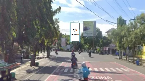 Billboard 10 × 5 m di Jl. Raya Lawu (Pertigaan Siwaluh), Karanganyar, Jawa Tengah