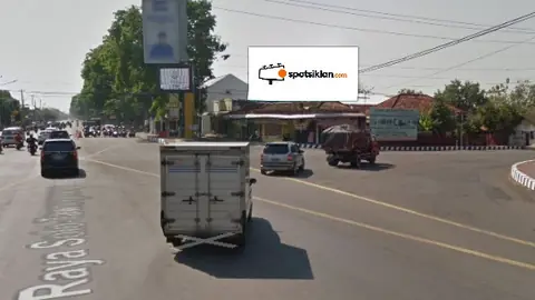 Billboard 5 × 10 m di Jl. Raya Solo-Tawangmangu (Dari Solo ke Karanganyar), Jawa Tengah