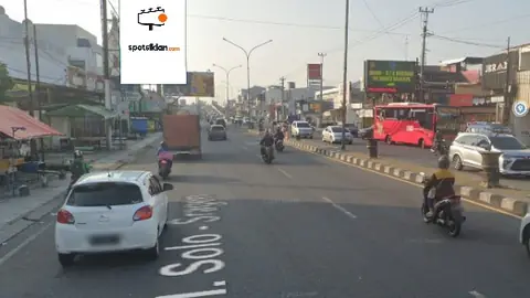 Baliho 6 × 4 m di Jl. Raya Palur (Barat Flyover Palur), Karanganyar, Jawa Tengah