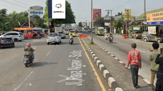 Baliho 4 × 6 m di Jl. Solo-Sragen (Perempatan Kebakkramat), Karanganyar, Jawa Tengah