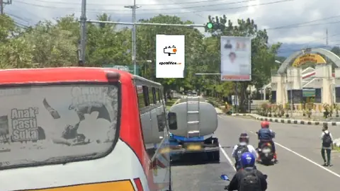 Baliho 4 × 6 m di Jl. Raya Solo - Tawangmangu (Perempatan Kecamatan Karangpandan), Karanganyar, Jawa Tengah