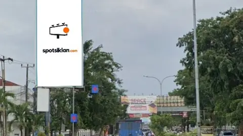 Billboard 5 × 10 m di Jl. A. Yani (Lapangan Sebaguna Karangpawitan), Karawang, Jawa Barat