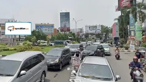 Billboard 10 × 5 m di Jl. Jenderal Ahmad Yani (Dari arah Jl. Raya Pantura ke arah Jl. Jenderal Ahmad Yani), Karawang, Jawa Barat