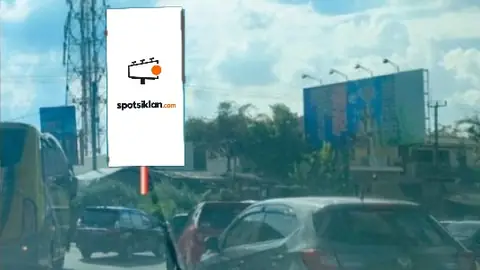 Billboard 10 × 5 m di Jl. International Karawang Barat (Exit Tol Karawang Barat), Jawa Barat
